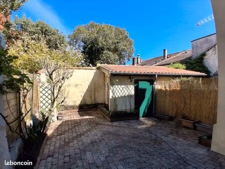 échoppe à louer la bastide