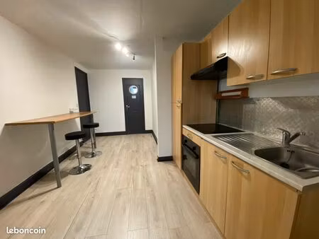 a louer appartement t2 face piscine