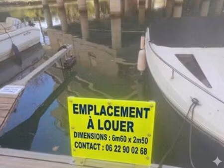 marina parc sur mandelie loue place de bateau 2 m 50 par 6 m 50 : 189 euros