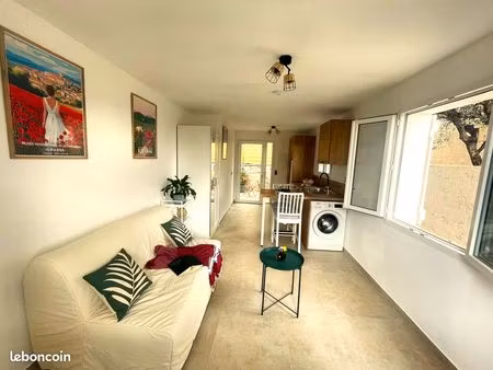 location septembre à juin studio neuf vue mer + extérieur végétalisé privatif