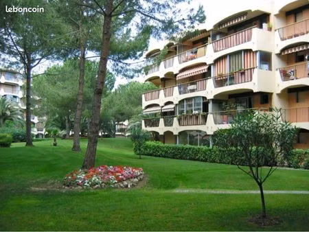 double garage 26 m² – 2 portes – résidence sécurisée les 3 rivières – mandelieu