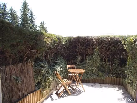 studio meublé avec terrasse  parking et cave