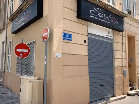 local commercial sur rue (camas)