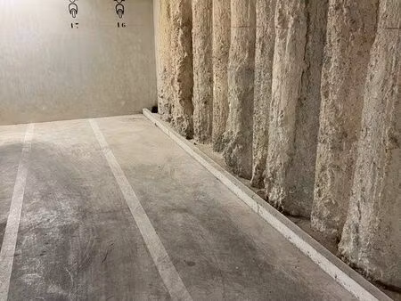 ?️ vente – 2 places de parking moto sécurisées