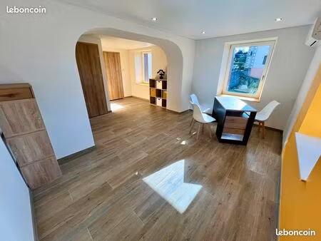 local professionnel avec salle d'attente