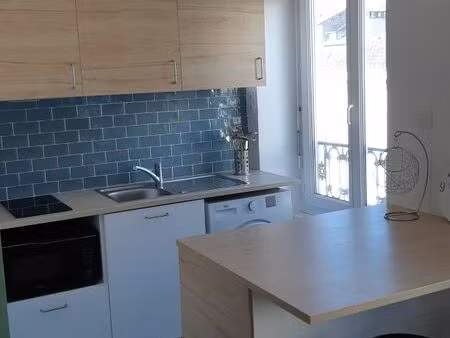 t2 meublé moderne + cave  hyper centre