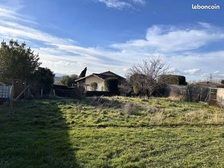 terrain 546 m² genay