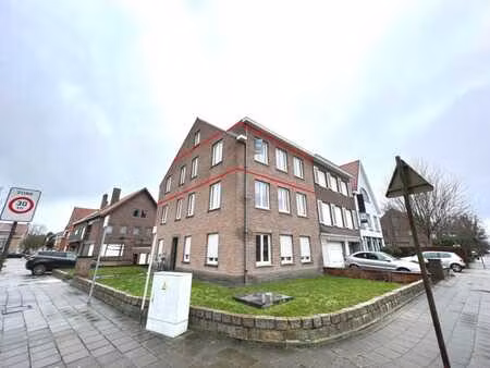 appartement (2de verdieping) met 2 slaapkamer  terrasje e...