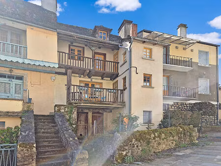 corrèze. argentat-sur-dordogne. jolie maison de 2 chambres avec garage  cour et jardin à l