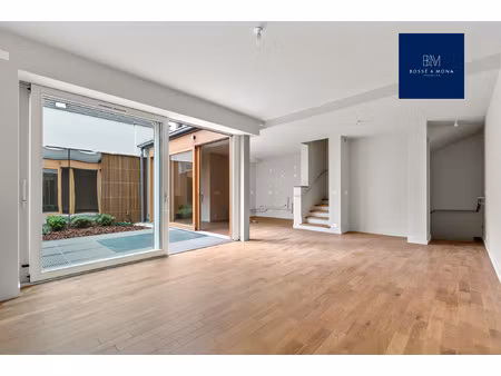 maison de 163m2 avec terrasse de 26m2 située à 300m de la ma