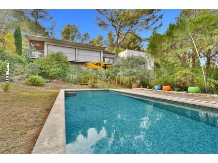 villa contemporaine sur les hauteurs de villeneuve-lès-avignon  avec vue panoramique excep