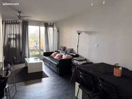 cœur gratte ciel beau type 4 avec terrasse