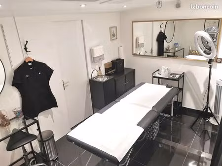 local pour soins esthetiques