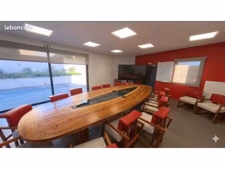 bureaux 92 m² roquefort-la-bédoule