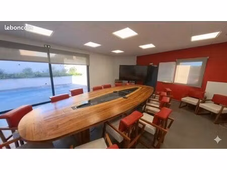 bureaux 92 m² roquefort-la-bédoule