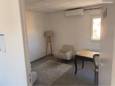loue local médical/paramédical de 13 m2 avec salle d’attente privée à la destrousse au sei