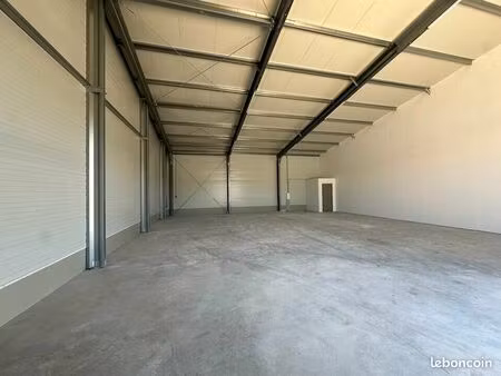 local d'activite 400 m² rognac