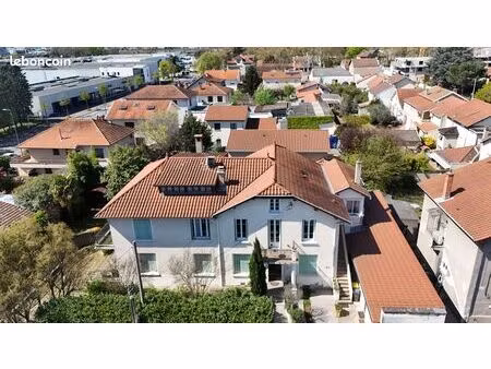 propriété 10 pièces 392 m²