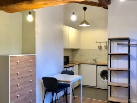 studio meublé place terreaux