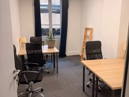 bureau pour 1 à 4 personnes (fermé et indépendant) dans un espace partagé de 250 m2 avec c