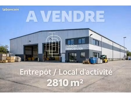 local industriel 2 810 m²