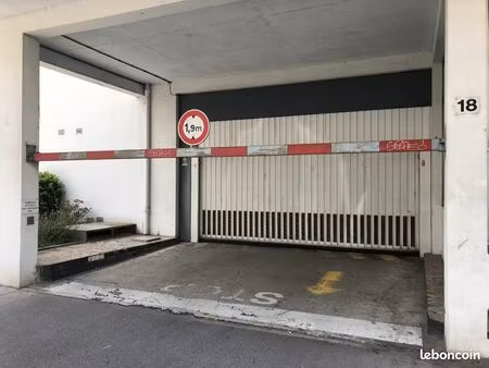 place de parking lyon 6