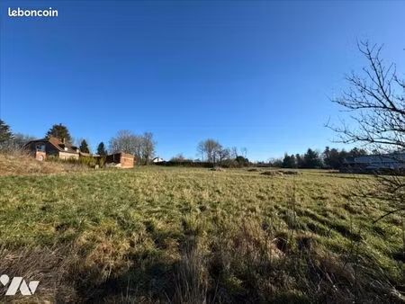 terrain 3725 m² happencourt