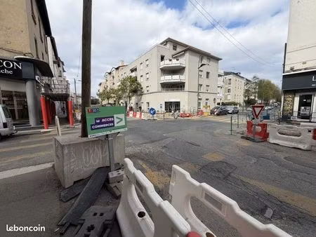 local commercial 92 m²