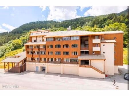 studio meublé 20 m² + terrasse – pied des pistes – le seignus d’allos