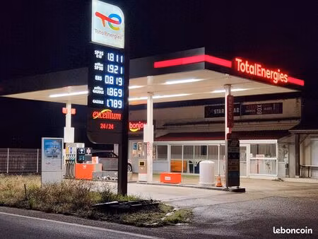 fond de commerce station d'essence totalenergies avec son boutique