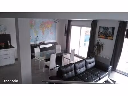 maison mitoyenne a la robine sur galabre avec garage