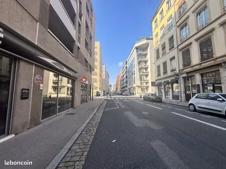 commerce beauté/coiffure 220 m²