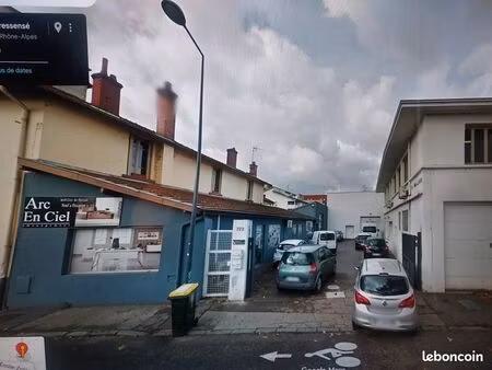 local commercial et d'activité