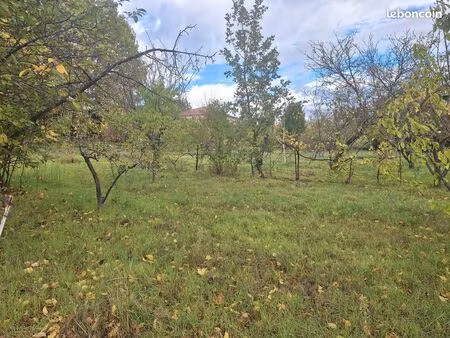 terrain viabilisé de 249m²