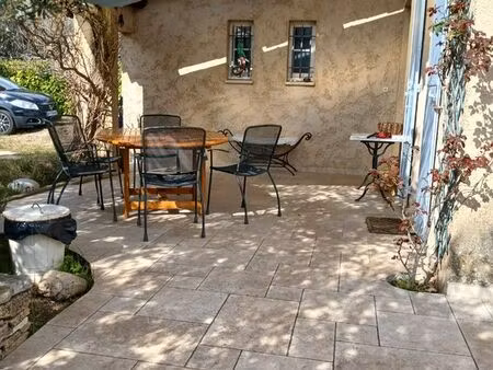 maison 150m2 - terrain 860m2 avec 13 oliviers et cabanon bois 10m2 - cave enterrée- cuisin