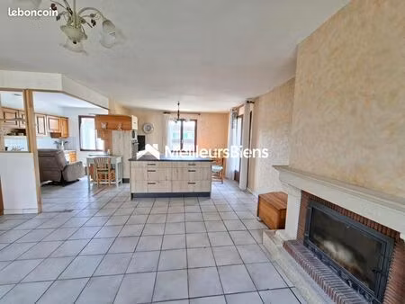 maison 8 pièces 143 m²