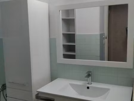 t3 dernier étage résidence sécurisée emplacement central