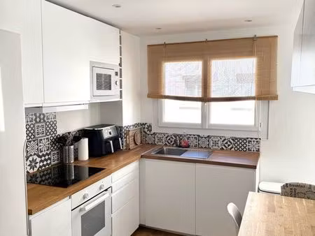 t3 entièrement rénové du sol au plafond – climatisation – dpe b – aucun travaux – cave + p