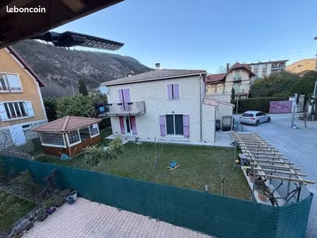 maison 6 pièces 145m2