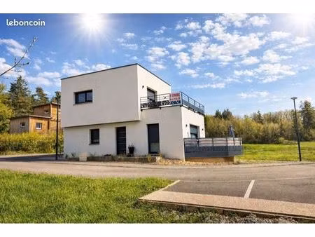 maison bord du lac de bouzey