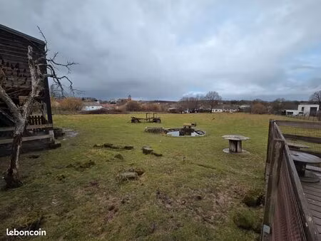 ancienne maison + terrain constructible cloturé de 5000m2