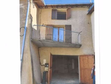 location maison et garage au centre du village