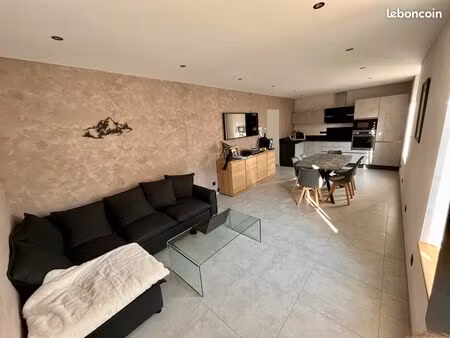 appartement entièrement rénové - calme  proche centre-ville