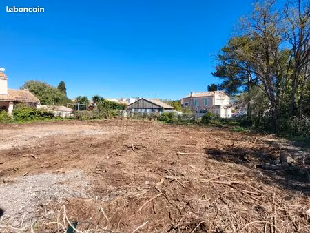 terrain 262 m² la crau