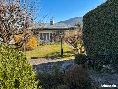 maison + garages + dépendance & terrain