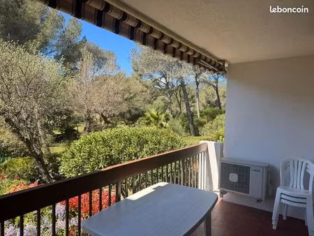 t2 - plage à pied - terrasse 10m² - parking privé