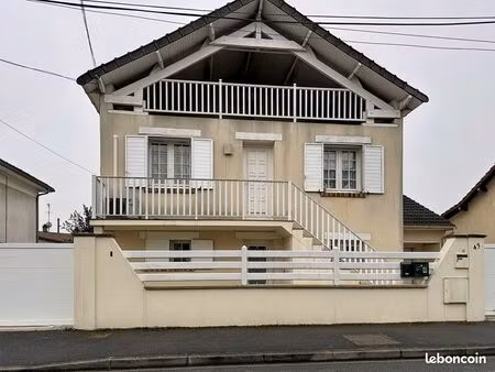 studio 1 pièce 27 m²