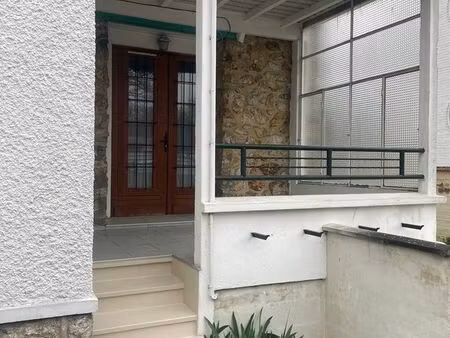 villemoisson f2 avec terrasse dans pavillon