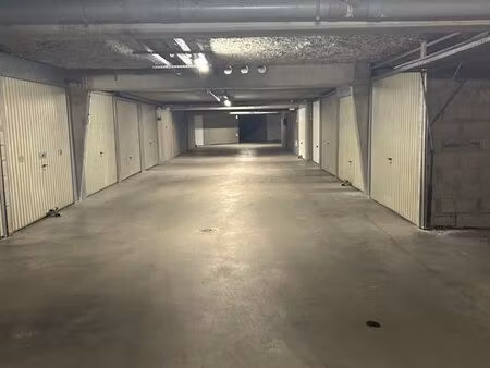 box fermé en sous sol