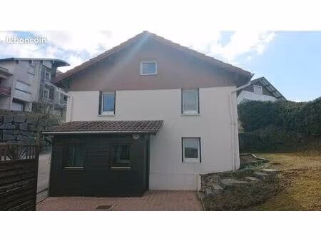 maison dans quartier calme